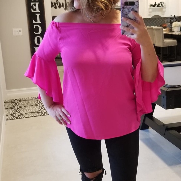 Off Shoulder Ruffled Top - Picture 2 of 4